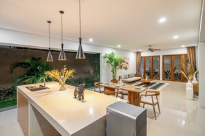 Villa Luxury, vista piscina | Interni
