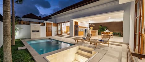 Villa exclusive, vue sur la piscine | Piscine | Piscine extérieure