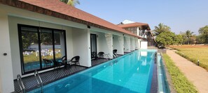 Luxury Suite, Pool View | Kolam renang | Kolam renang terbuka 
