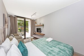 1 slaapkamer, een strijkplank/strijkijzer, wifi, beddengoed