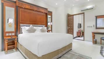 In-room safe, soundproofing, iron/ironing board, free WiFi