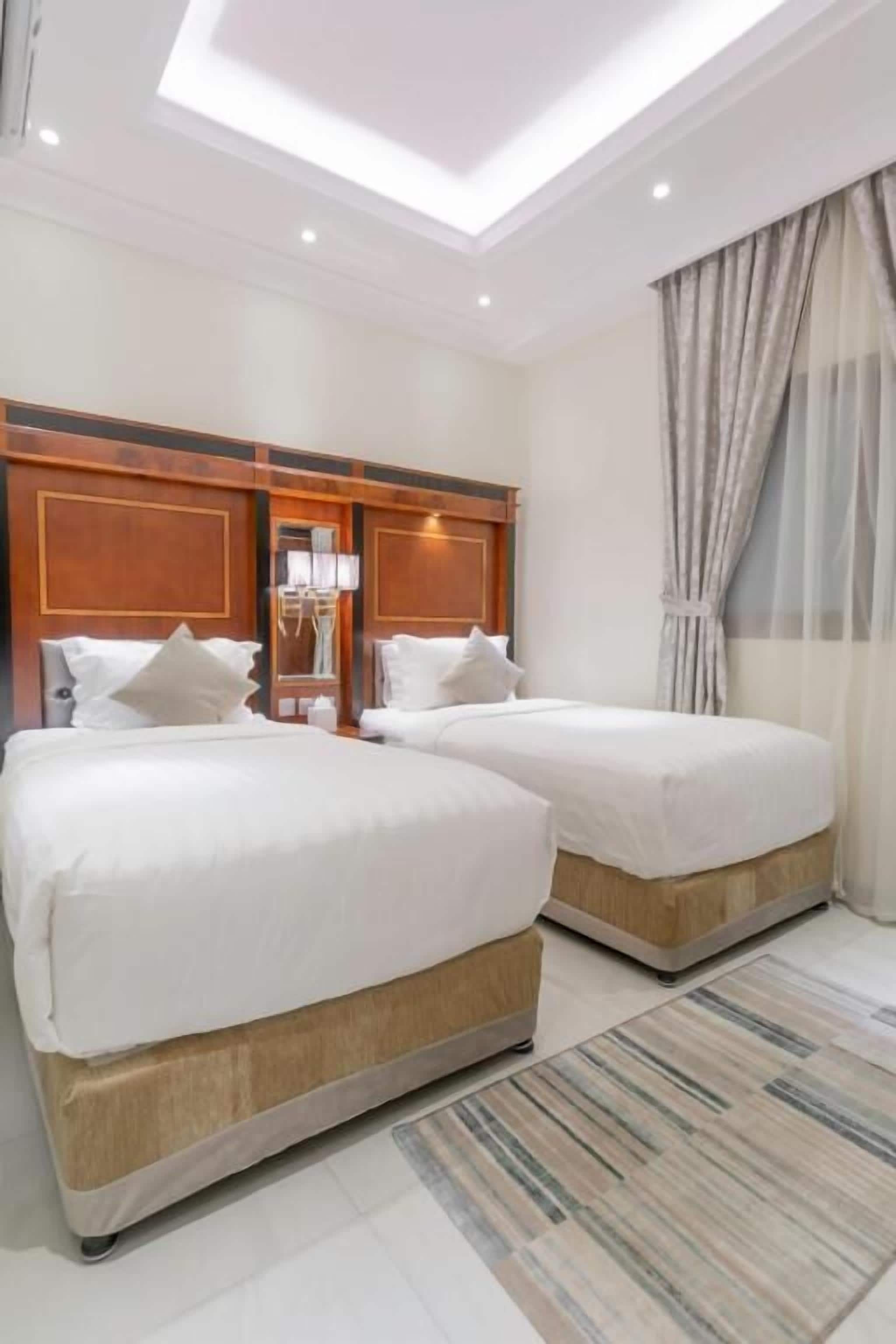In-room safe, soundproofing, iron/ironing board, free WiFi