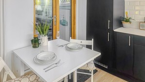 Dining - 3 bedroom accommodation in Nairn (Nairn)