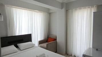 Comfort kamer, balkon, uitzicht op zee | Gratis wifi