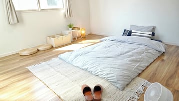 4 habitaciones, escritorio, wifi gratis y ropa de cama