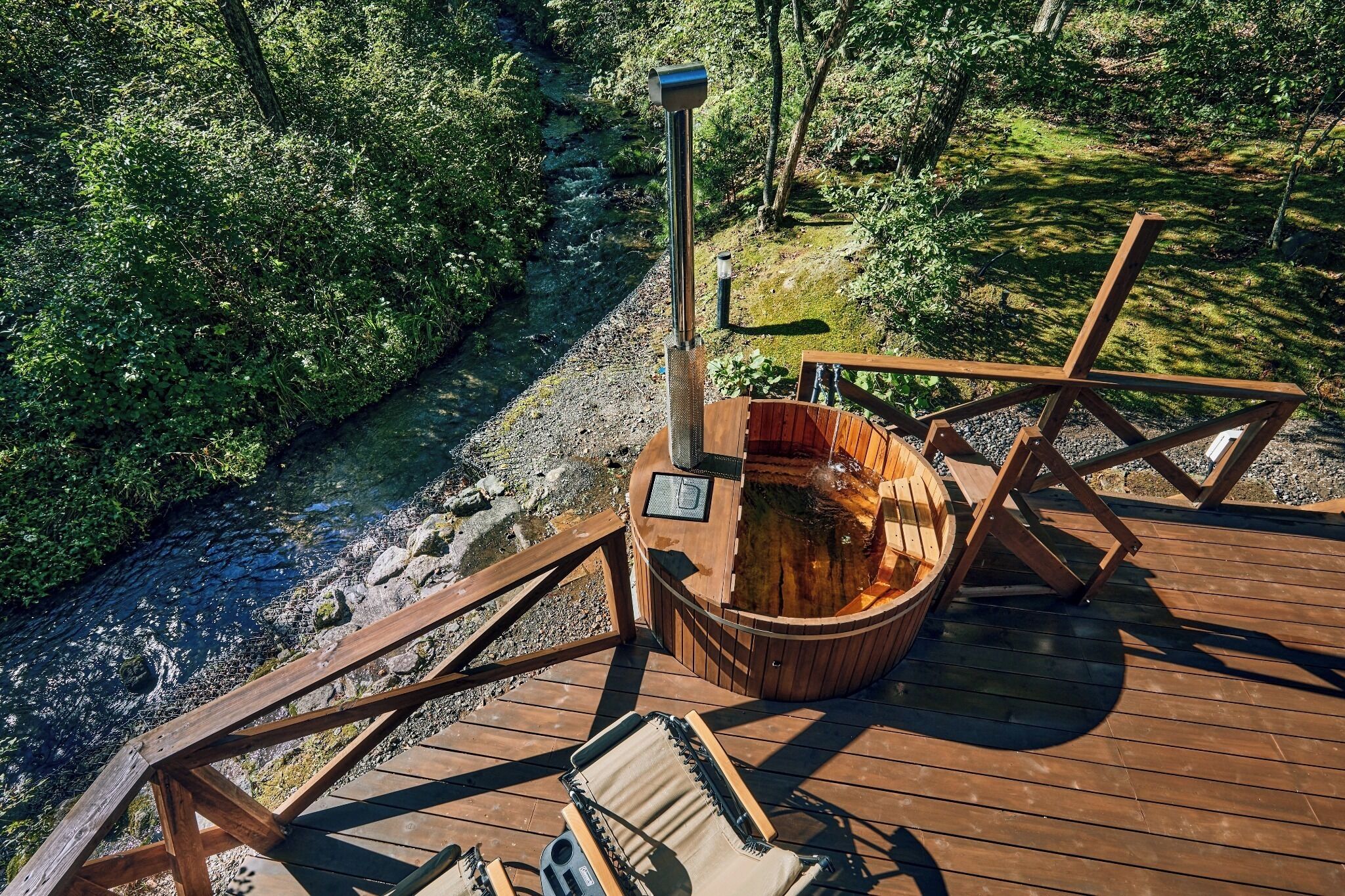 Outdoor spa tub