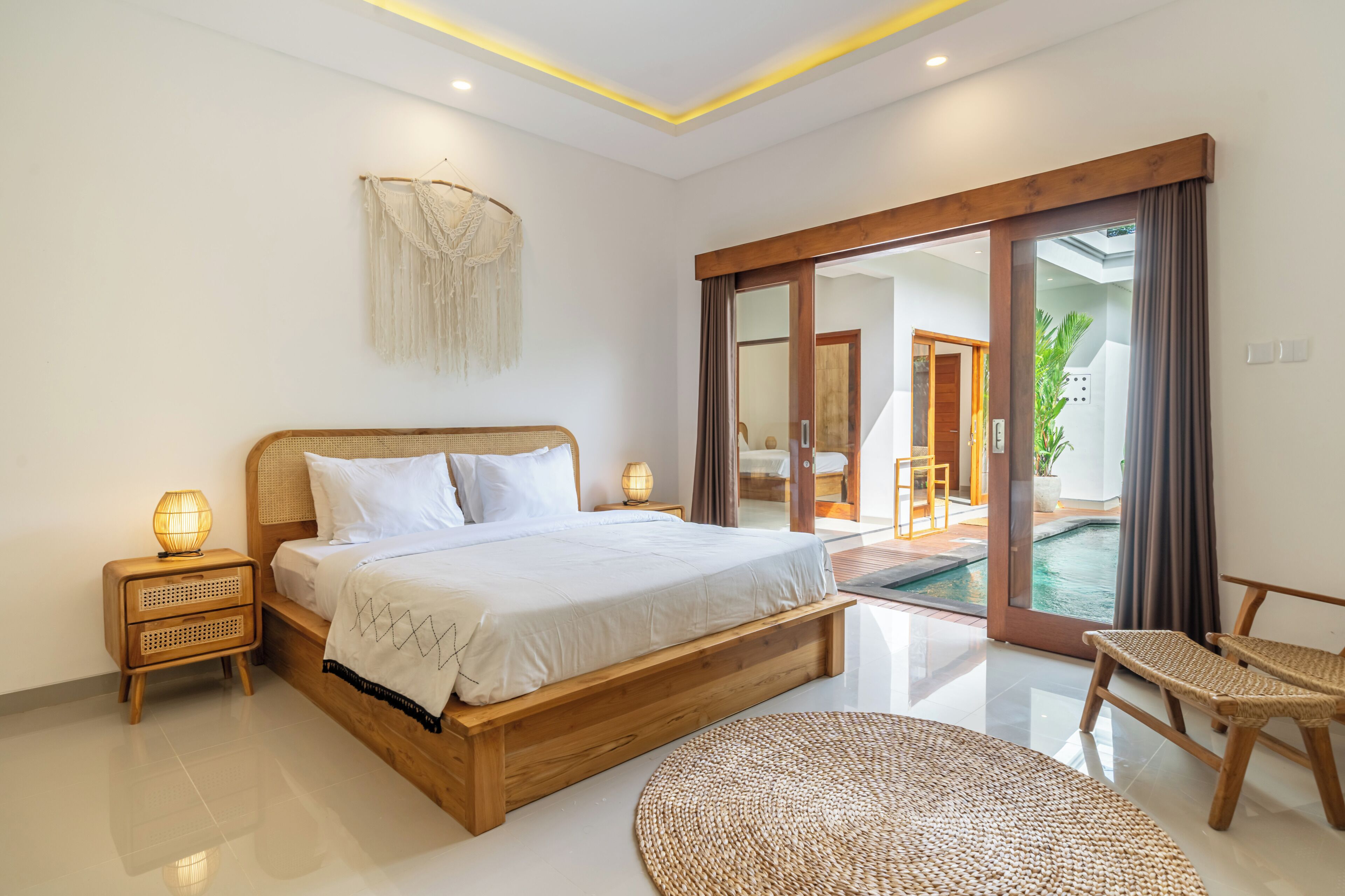 Egyptian cotton sheets, premium bedding, in-room safe
