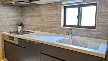 Fridge, microwave, stovetop, cookware/dishes/utensils