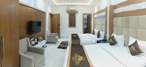 Desk, laptop workspace, free WiFi - Hotel Prescesion (New Delhi)