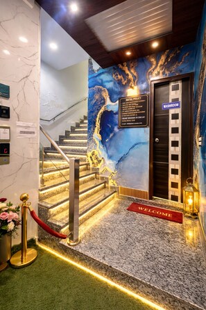 Exterior - Hotel Prescesion (New Delhi)