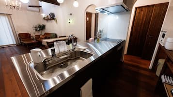 Fridge, microwave, stovetop, cookware/dishes/utensils