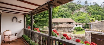 La Casa De Torre—Charming House with Pool in Ribadesella