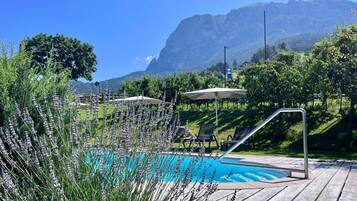 Piscina externa sazonal