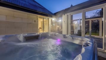 Hot tub