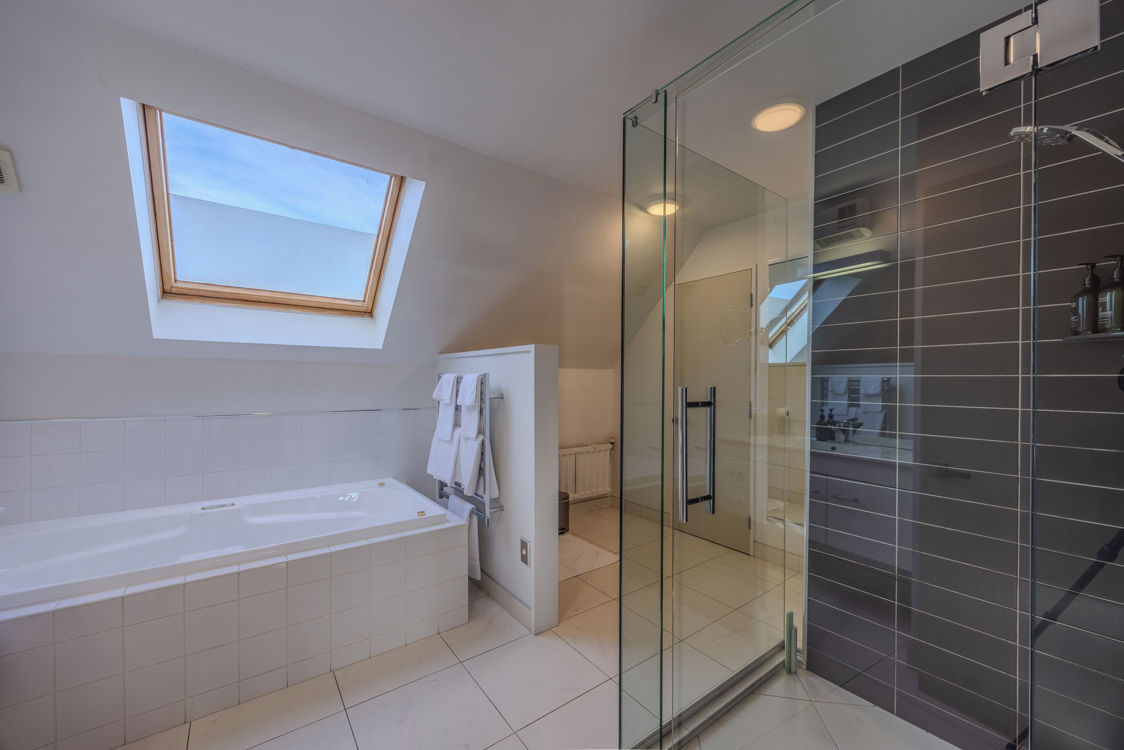 Chambre Double Premium, balcon, vue lac | Salle de bain