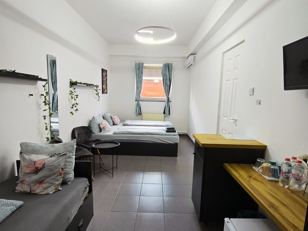 Habitación básica, aire acondicionado | Wifi gratis y ropa de cama 