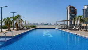 Pool - Beautifully Furnished Studio for a Perfect Getaway (Dubai)