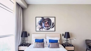 Iron/ironing board, WiFi, bed sheets - Beautifully Furnished Studio for a Perfect Getaway (Dubai)