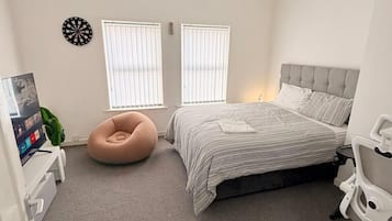 1 quarto, Wi-Fi de cortesia, roupa de cama