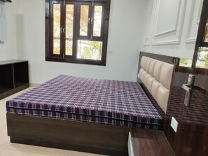 Deluxe Double Room - Jeet residency by twamev (New Delhi)
