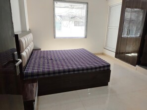 Deluxe Double Room - Jeet residency by twamev (New Delhi)