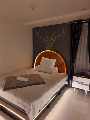 Villa, 2 Bedrooms | Minibar, desk, free WiFi