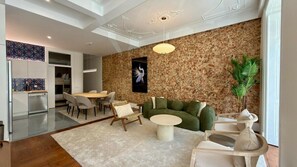 Living area - Spacious Historic Lisbon Flat  near Cais do Sodré (Lisbon)
