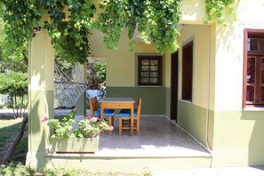 Outdoor dining - 2 bedroom  twin villa with private bathroom - directly connected to the pool (dalyan)