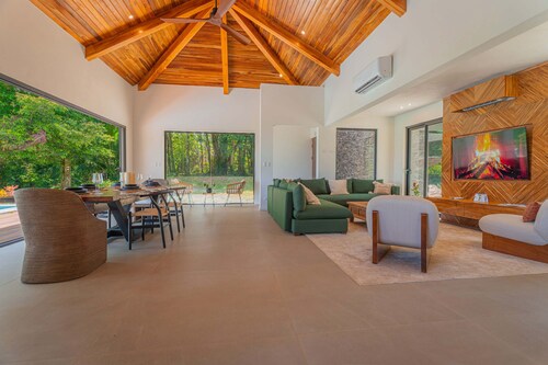 Modern secluded villa with private pool, jungle setting, and stunning Gulf views near Golfito.