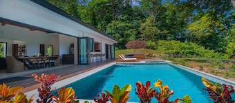 Modern secluded villa with private pool, jungle setting, and stunning Gulf views near Golfito.