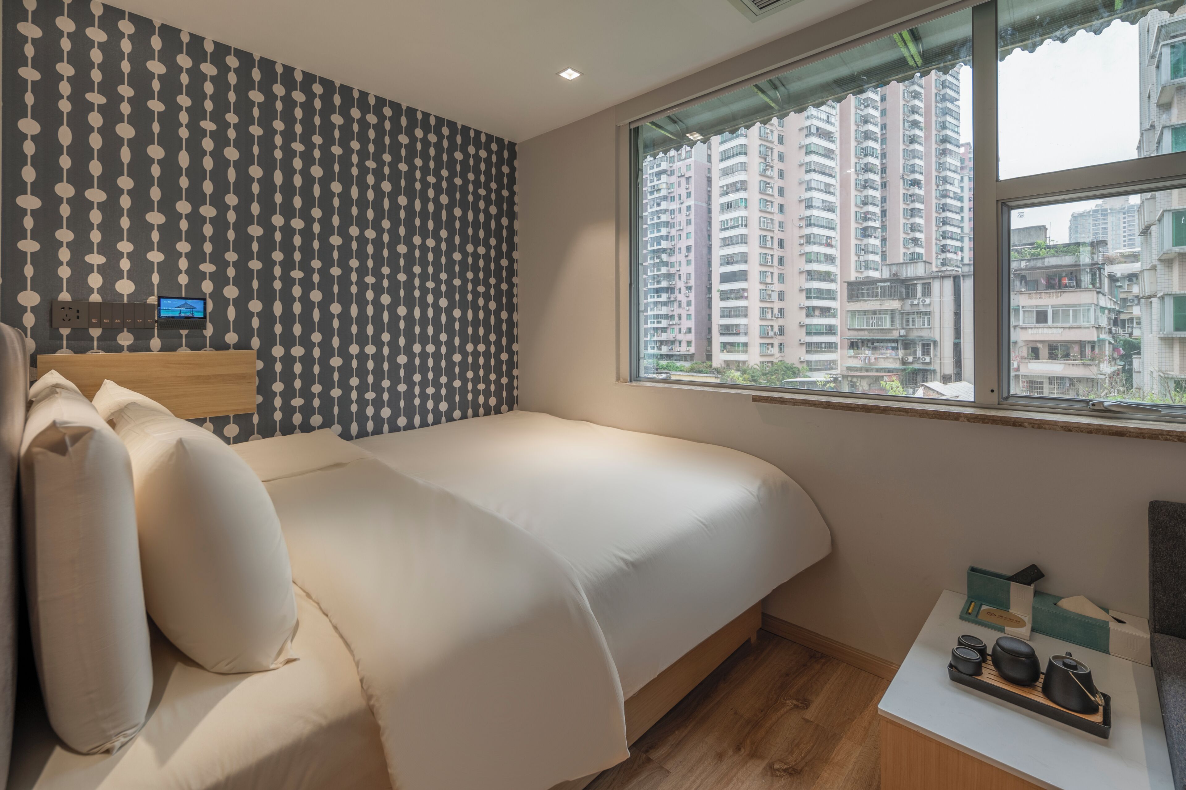 Chambre Standard double, vue sur la ville | Coffre-fort, fer et planche à repasser, accès au Wi-Fi (inclus)