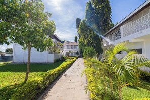 Khuôn viên nơi lưu trú