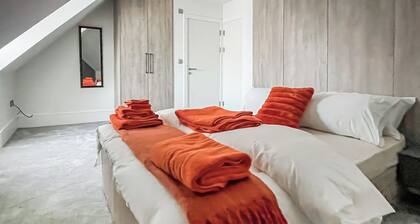 Apartment 5 - UK51650
