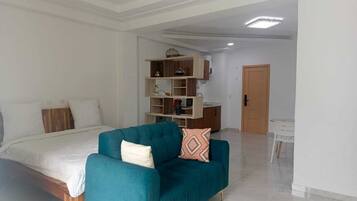 Studio Comfort, balkon, pemandangan kota | Interior