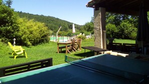 Outdoor dining - Vrbo Property (Chalabre)