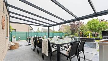 Buiten dineren