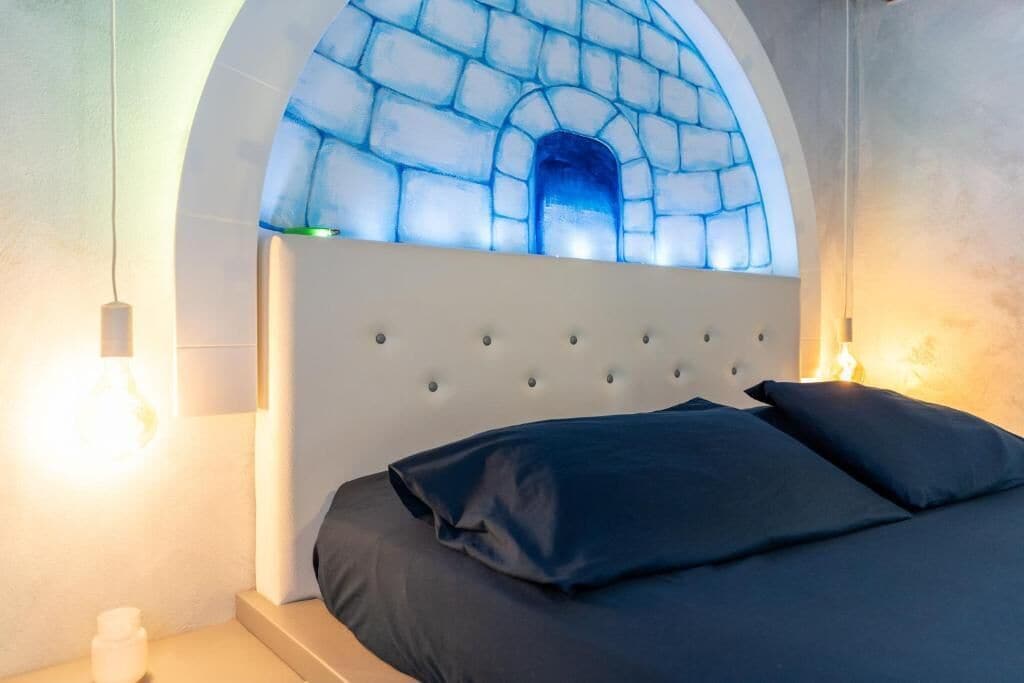 Deluxe kamer, privézwembad | Een kluis op de kamer, individueel gedecoreerd, individueel gemeubileerd