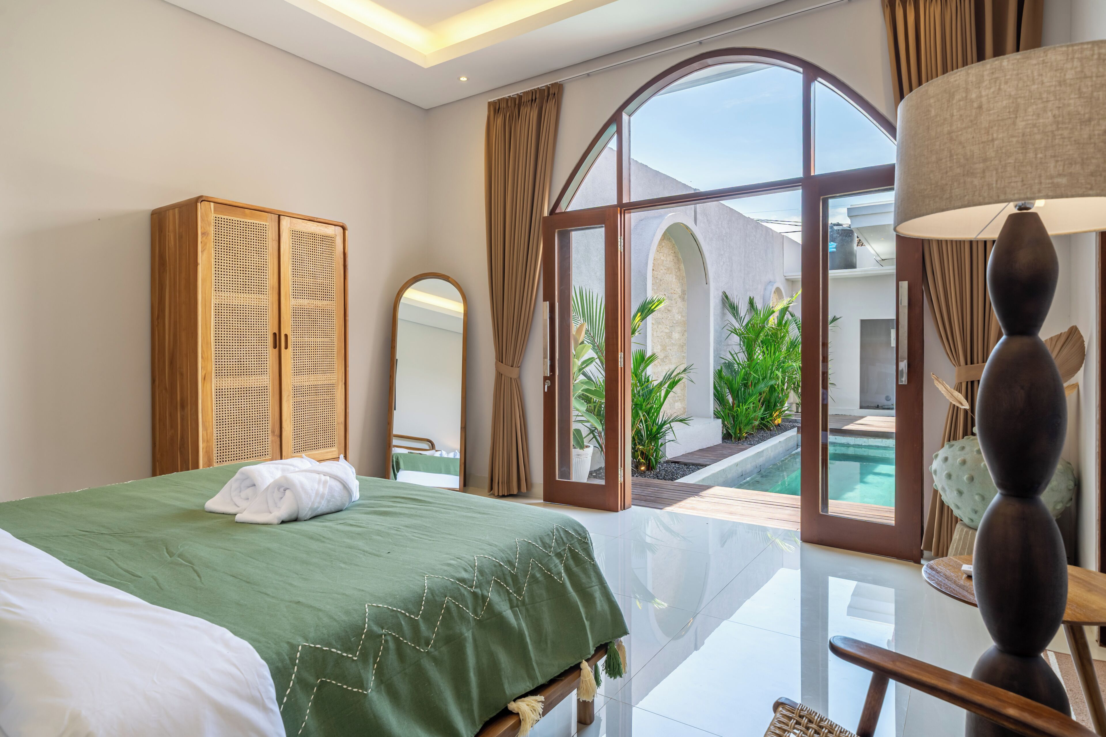 Egyptian cotton sheets, premium bedding, in-room safe