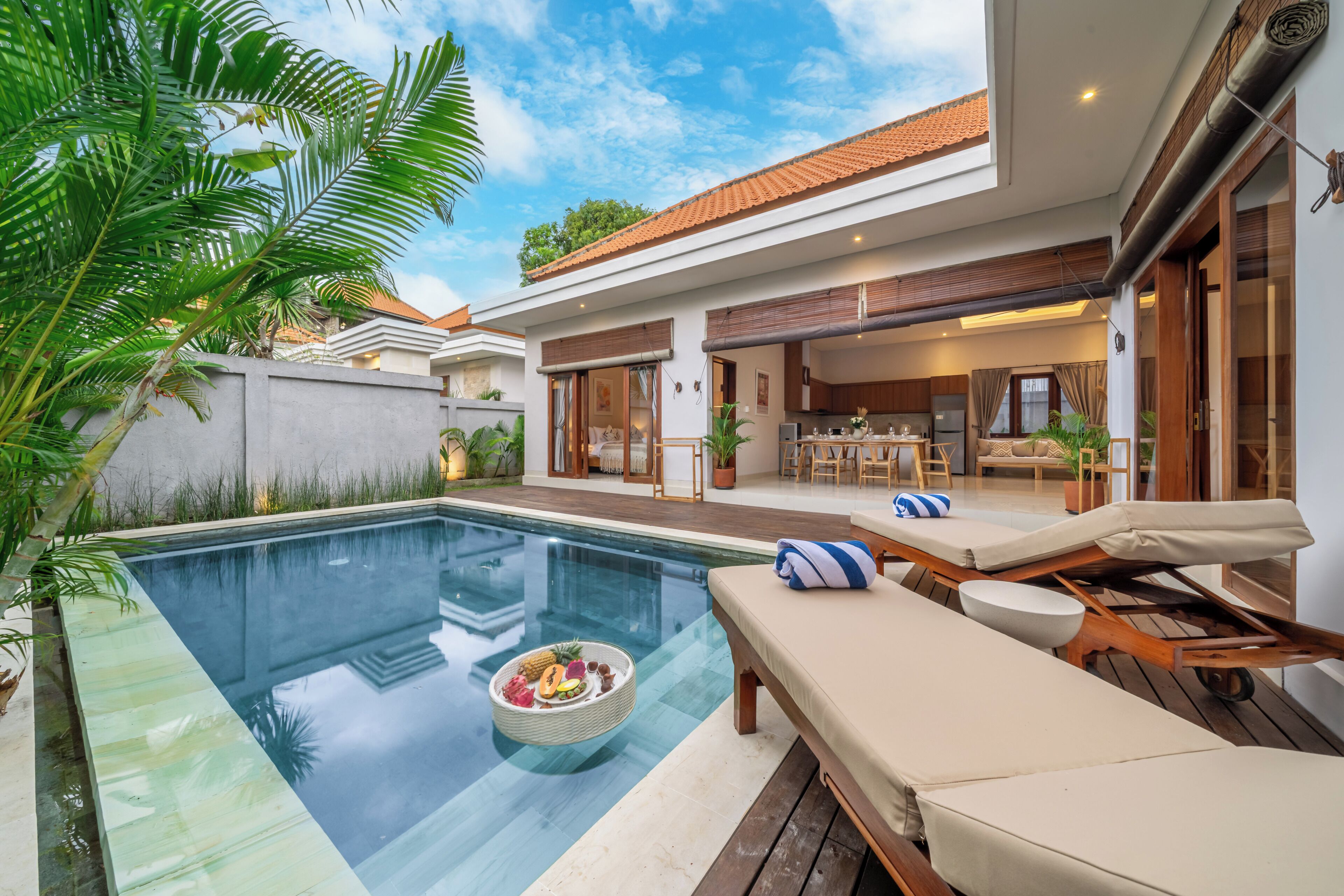 Vila exclusiva, vista para a piscina | Piscina | Piscina externa