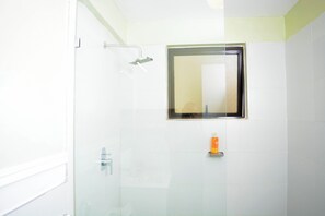 Handtücher, Seife, Toilettenpapier
