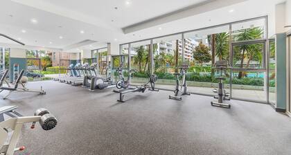 Bright 2-bedroom apartment with AC in soothing Macquarie Park