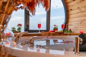 Deluxe Bungalow, Sea View | Private kitchen | Mini-fridge, cookware/dishes/utensils
