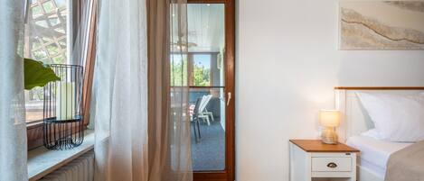 2 bedrooms, WiFi, bed sheets