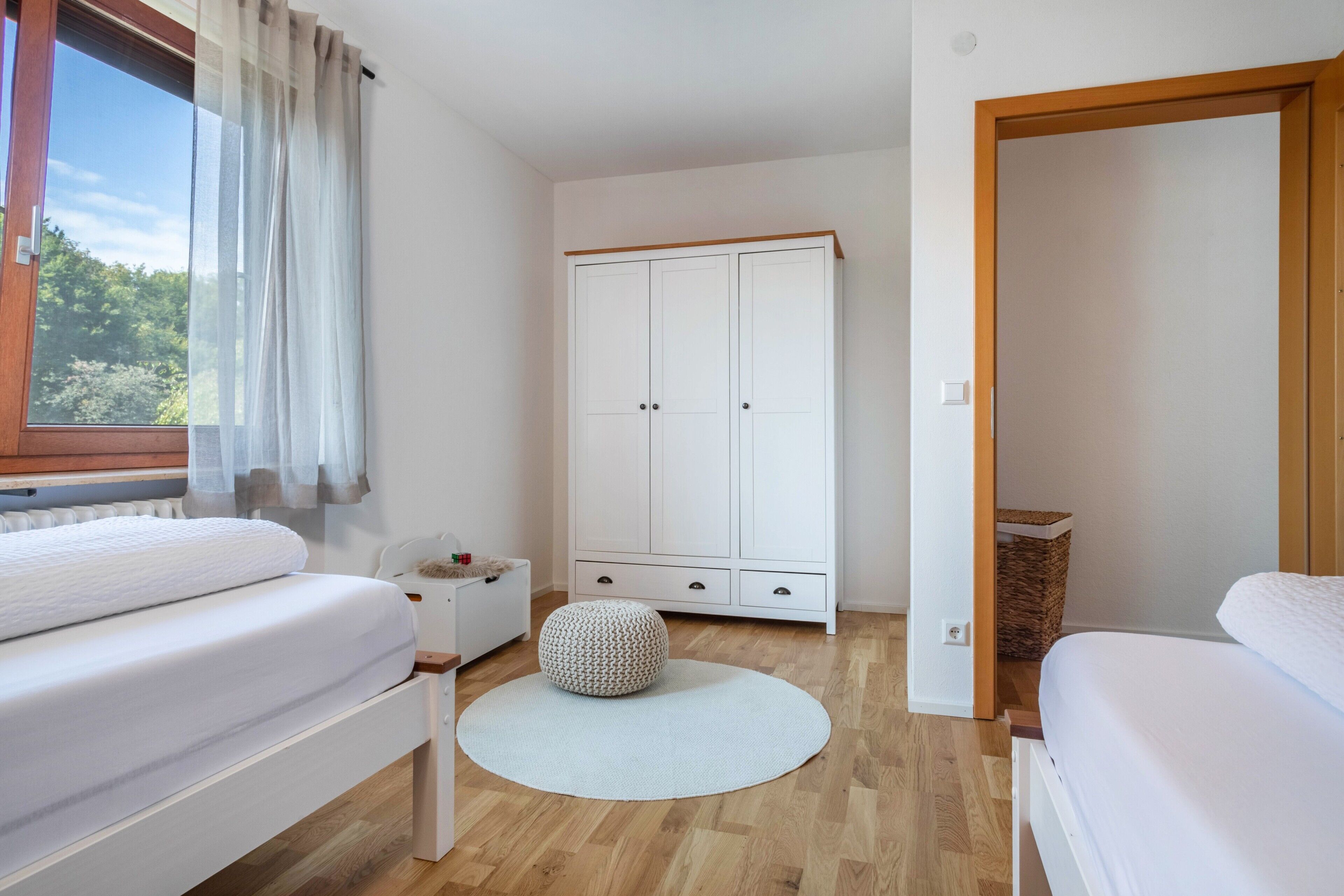 2 bedrooms, WiFi, bed sheets