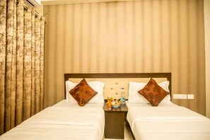 Deluxe Room - HOTEL ROYAL ELITE (Chinna Chokikulam)