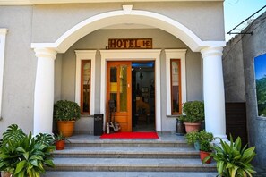 Exterior detail - Hotel Epoka (Shkodër)