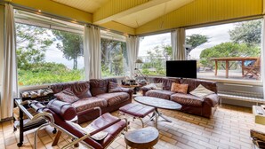 Unclassified image, 5 of 27, button - Holiday Home “Maison Mont StClair Charme Vue Mer!” Sea View, Wi-Fi, Air Conditioning (Sète)