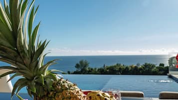 Deluxe House, Bay View | Outdoor dining