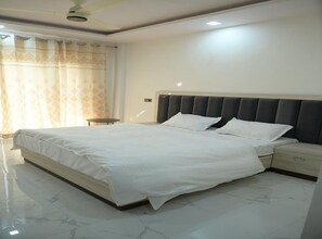 Deluxe Double Room - Hotel Deep Khirsu (Khirsu)