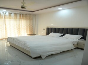 Deluxe Double Room - Hotel Deep Khirsu (Khirsu)
